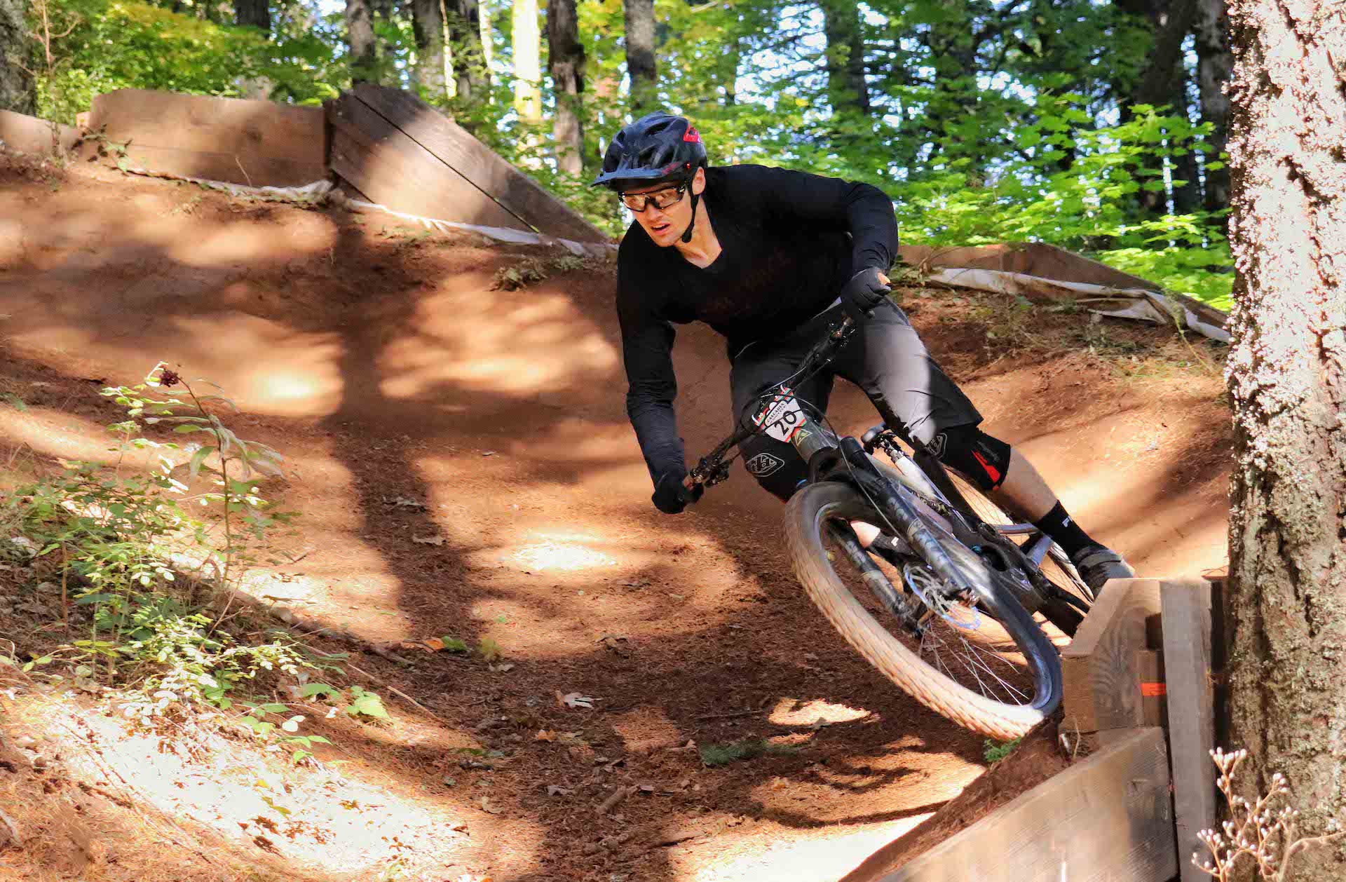 Chatting with Andrew Cavaye // Fanatik Enduro Team Interview