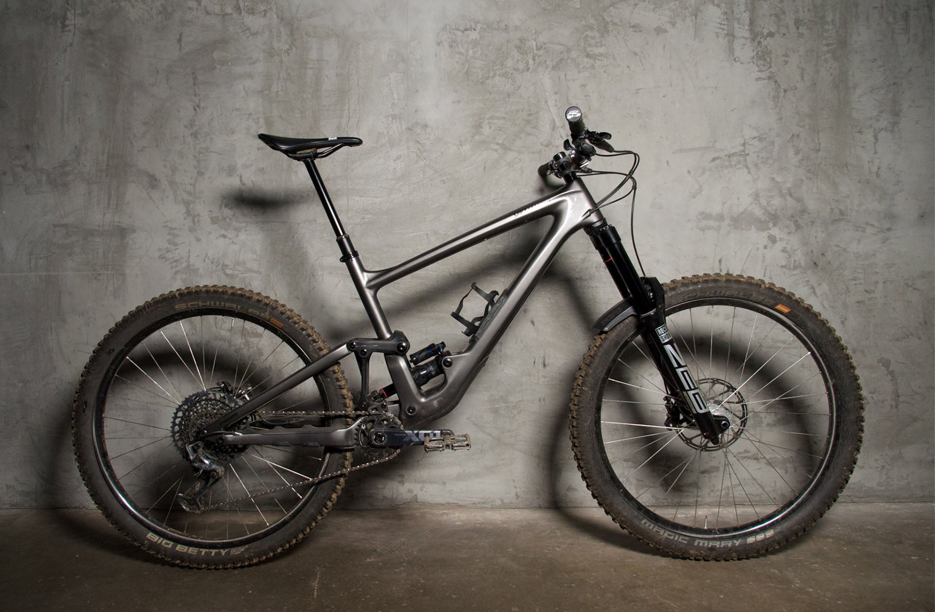 Specialized Enduro // Dream Build Bike Check