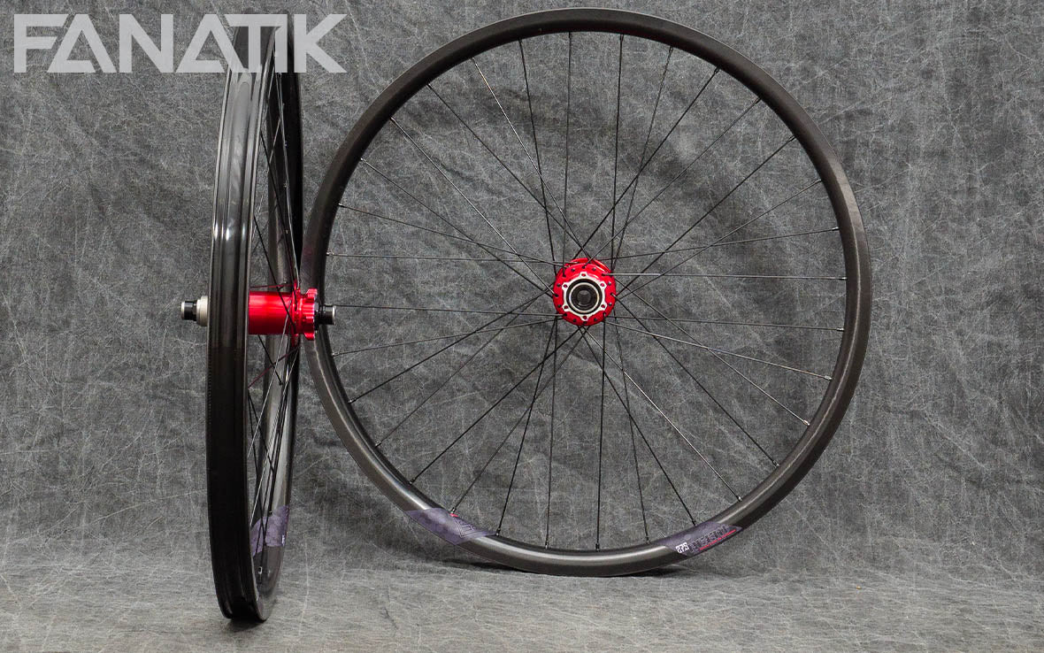 We Are One Agent 27.5/Onyx Custom Wheelset
