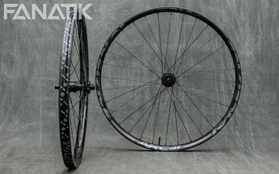 wheel-build-gallery-raceface-arc-31-carbon-onyx-vesper-custom-wheelset