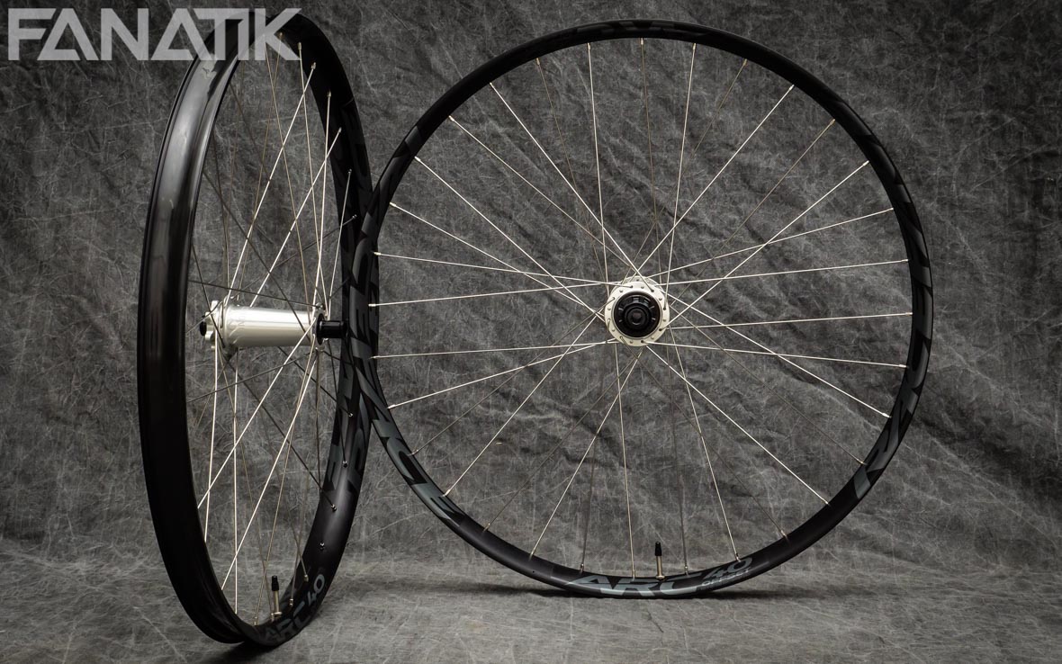 Race Face Arc 40 Offset/Industry Nine Torch Classic Custom Wheelset
