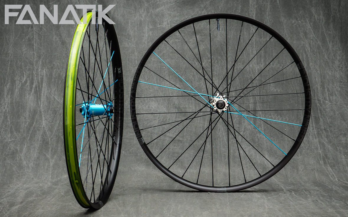 Enduro 305 V3 / Industry Nine Hydra System Custom Wheelset