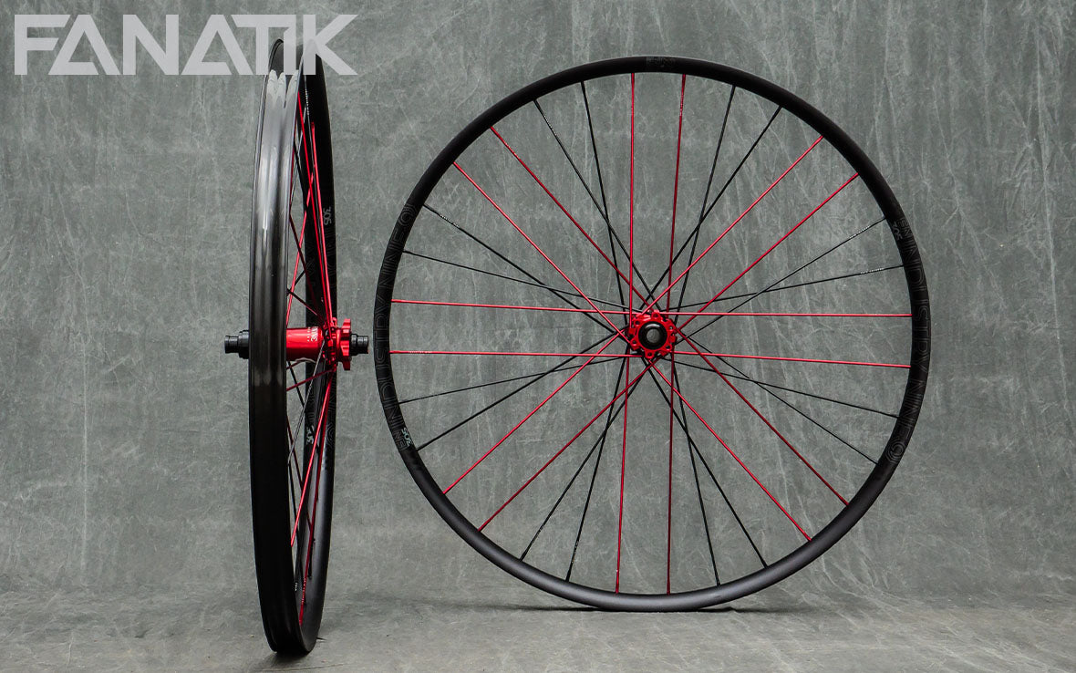 Industry Nine Enduro 305 / Industry Nine Hydra System Custom Wheelset