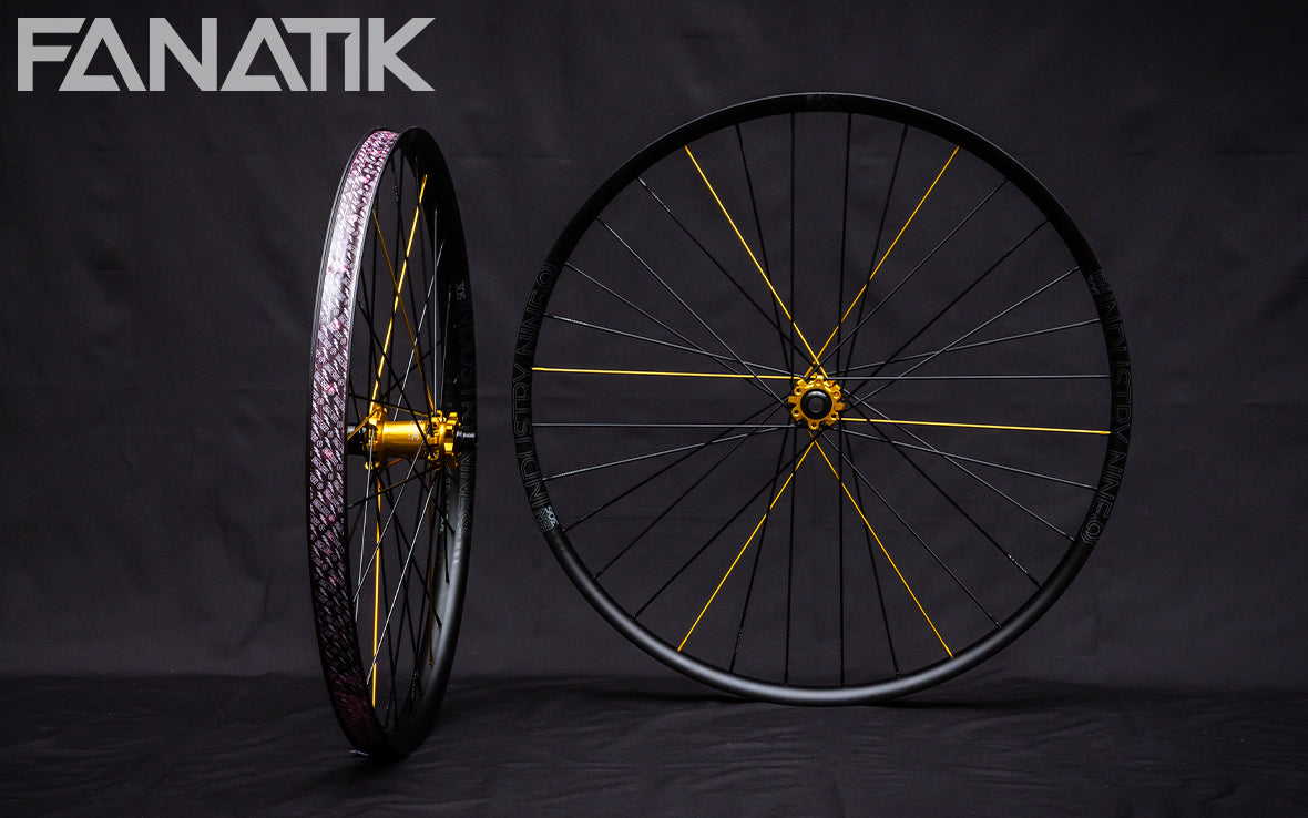 Industry Nine Enduro 305 V3 / Industry Nine Hydra System Custom Wheelset