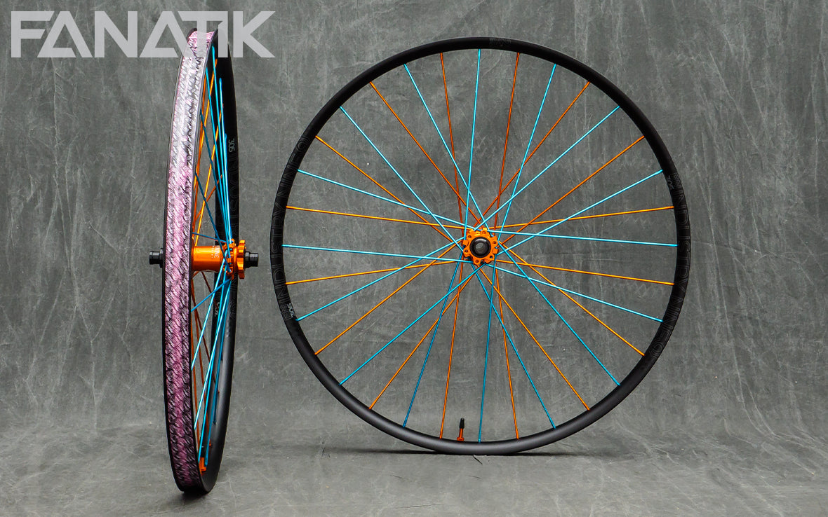 Industry Nine Enduro 305 V3 / Industry Nine Hydra System Custom Wheelset