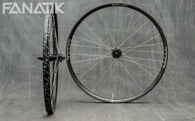 wheel-build-gallery-revel-rw30-onyx-vesper-custom-wheelset-1