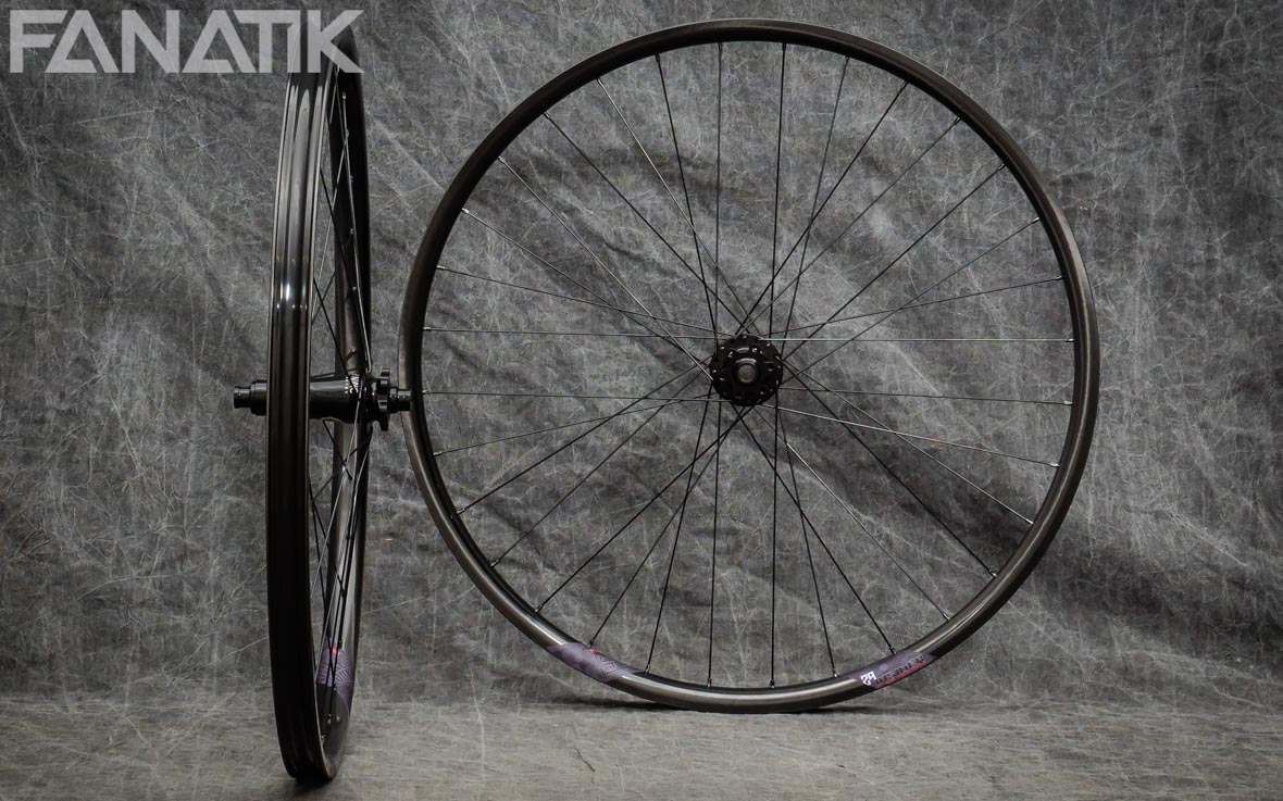 We Are One Insider/Industry Nine Hydra Custom Wheelset