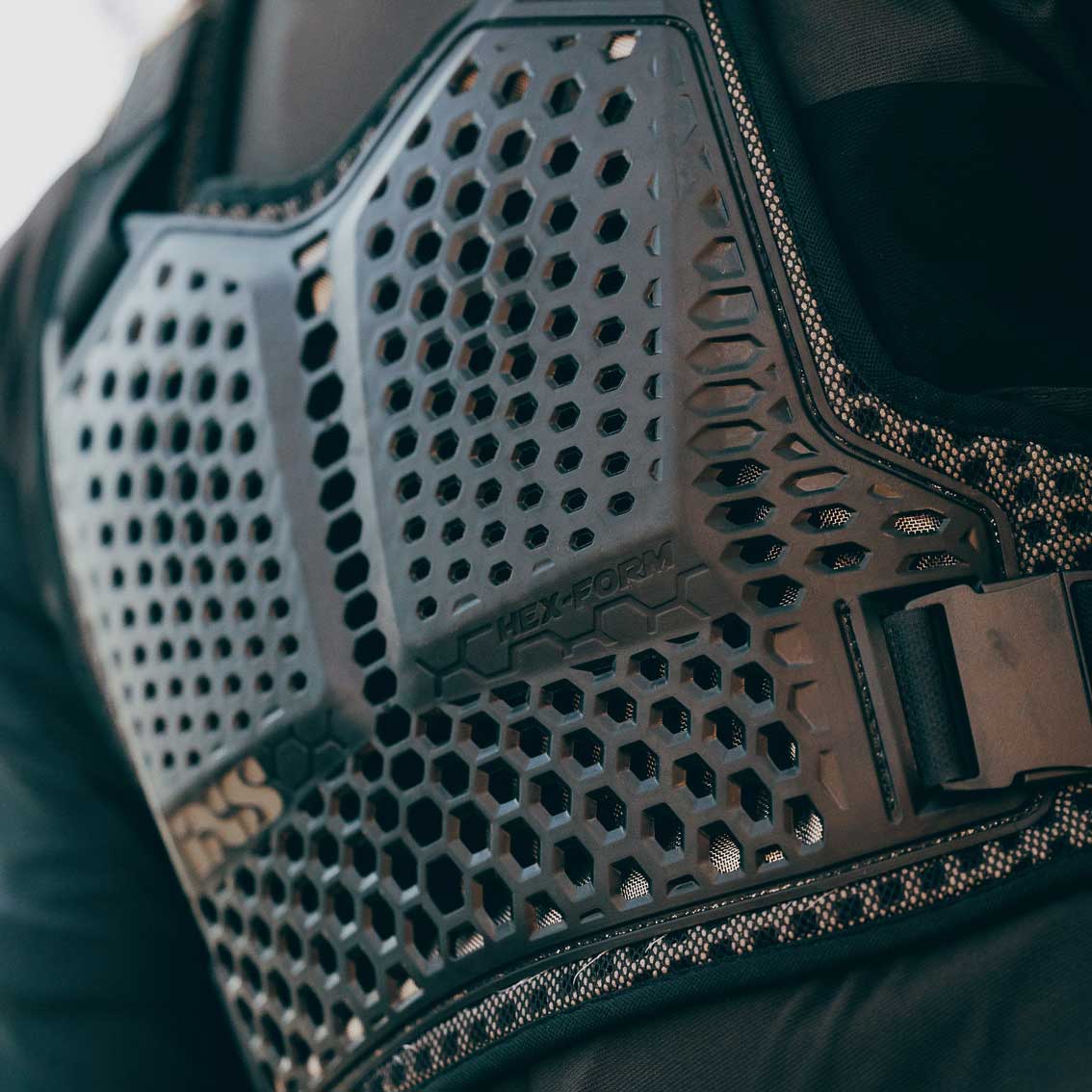 Hex Pull-Over Chest Protector