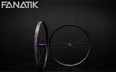 wheel-build-gallery-we-are-one-composites-triad-onyx-vesper