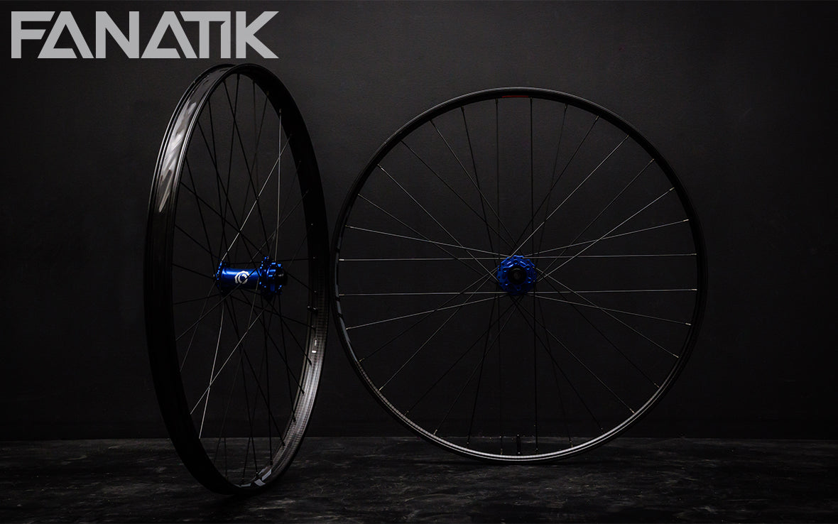 ZIPP 3ZERO MOTO / Industry Nine Hydra 2