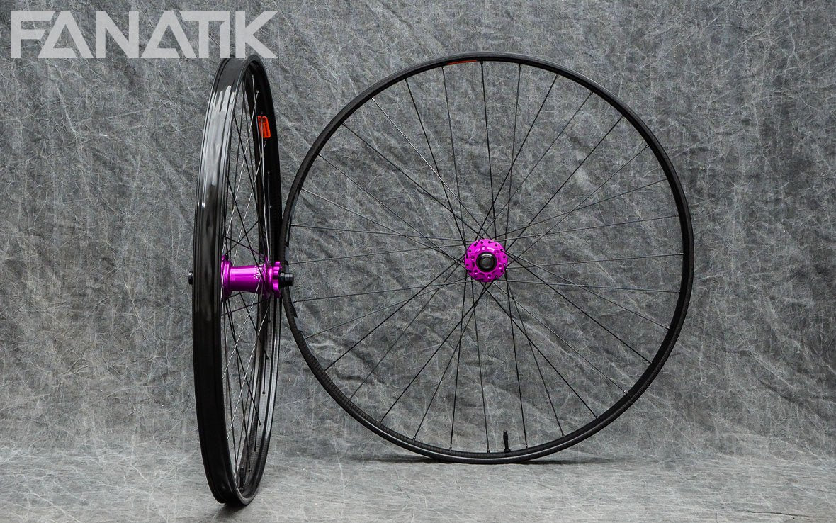 Zipp 3ZERO MOTO/Industry Nine Hydra Custom Wheelset