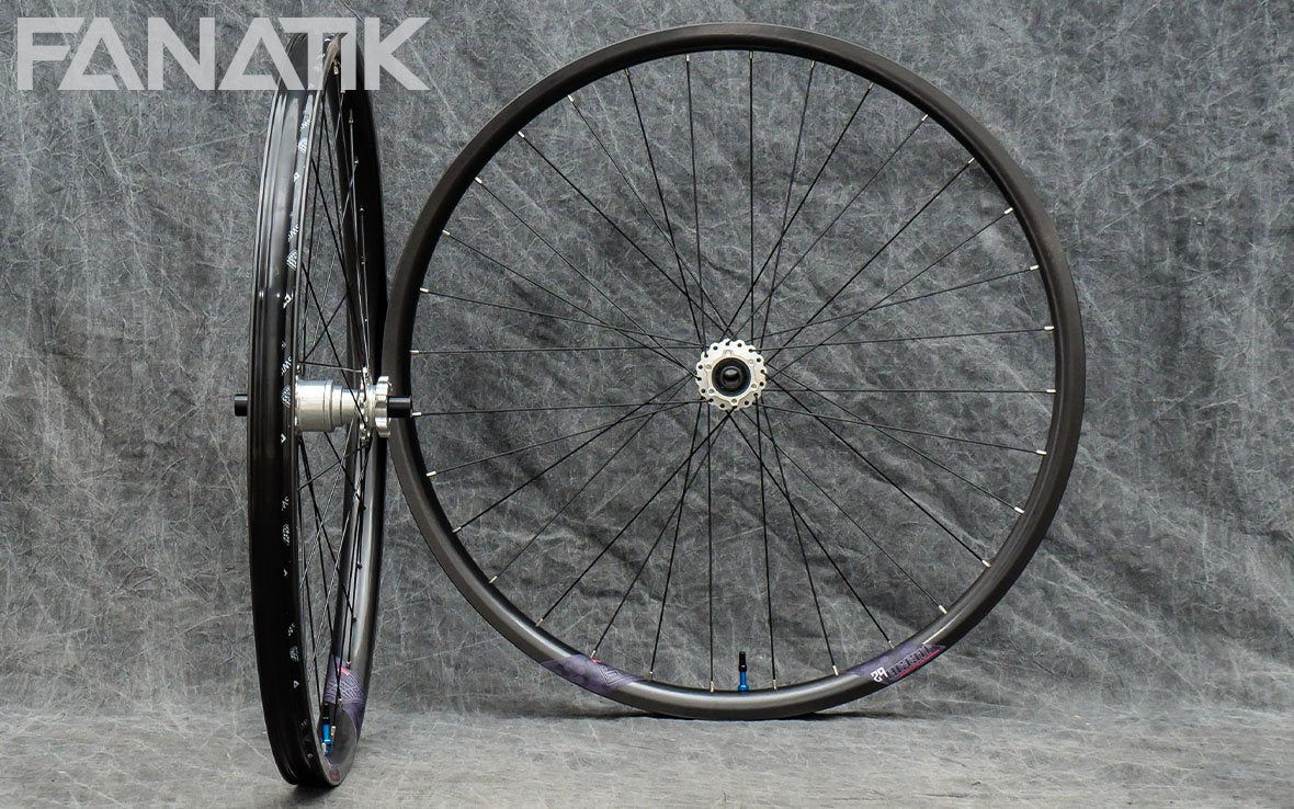 We Are One Agent/Onyx Vesper Custom Wheelset