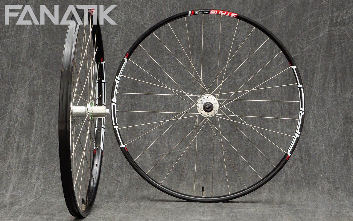 Stans Arch MK3/Hope Pro 4 Custom Wheelset
