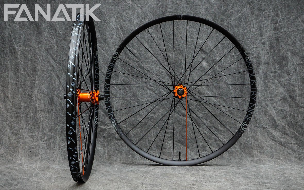 Industry Nine Enduro 305/Industry Nine Hydra Straight Pull Custom Wheelset