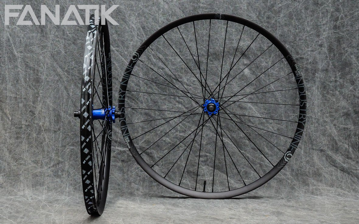 Industry Nine Enduro 305/Industry Nine Hydra Straight Pull Custom Wheelset