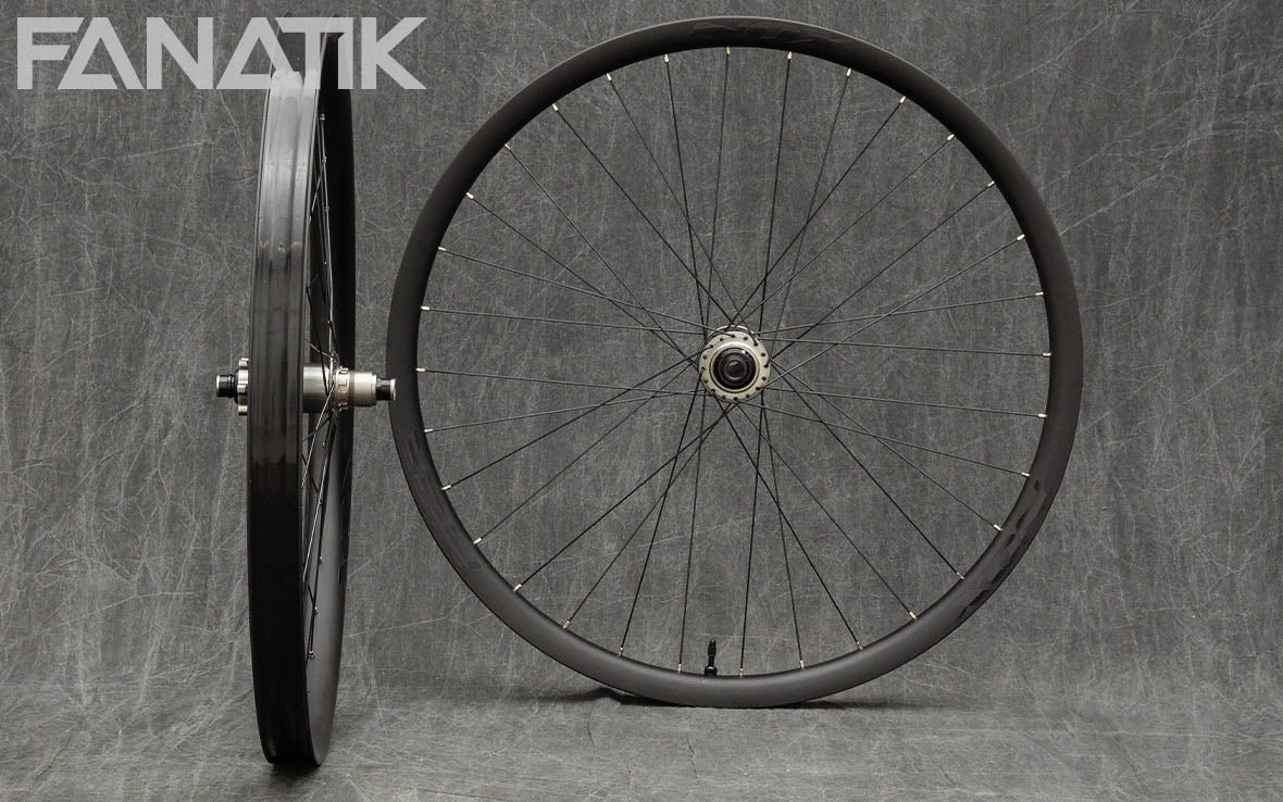 Nox Kitsuma/Onyx Custom Wheelset