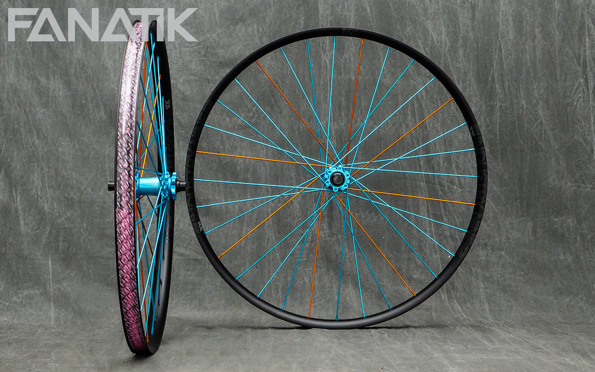 Industry Nine Enduro 305 V3 / Industry Nine Hydra System Custom Wheelset
