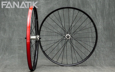 wheel-build-gallery-industry-nine-enduro-305-industry-nine-hydra-system-custom-wheelset-12