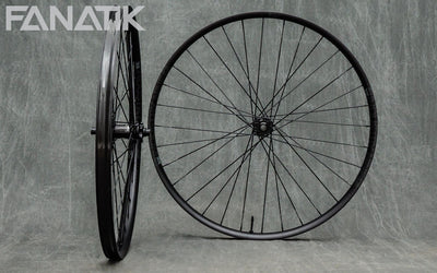 wheel-build-gallery-industry-nine-enduro-305-industry-nine-hydra-system-custom-wheelset-11