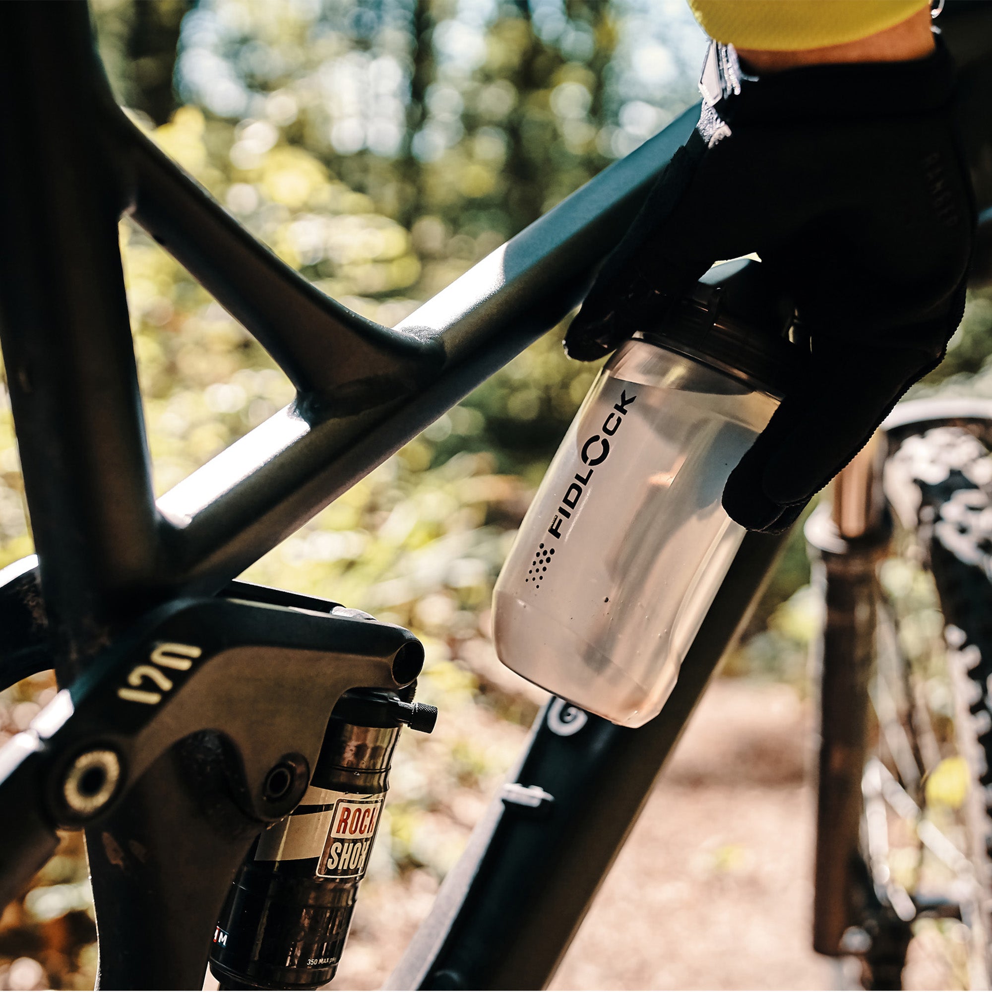 新品！FIDLOCK 450ml Amazon.com: FIDLOCK Twist Bottle 450ml/15oz + Base Systems